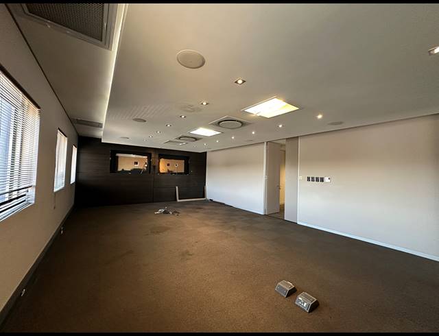 509.30M² OFFICE TO LET IN HIGHVELD